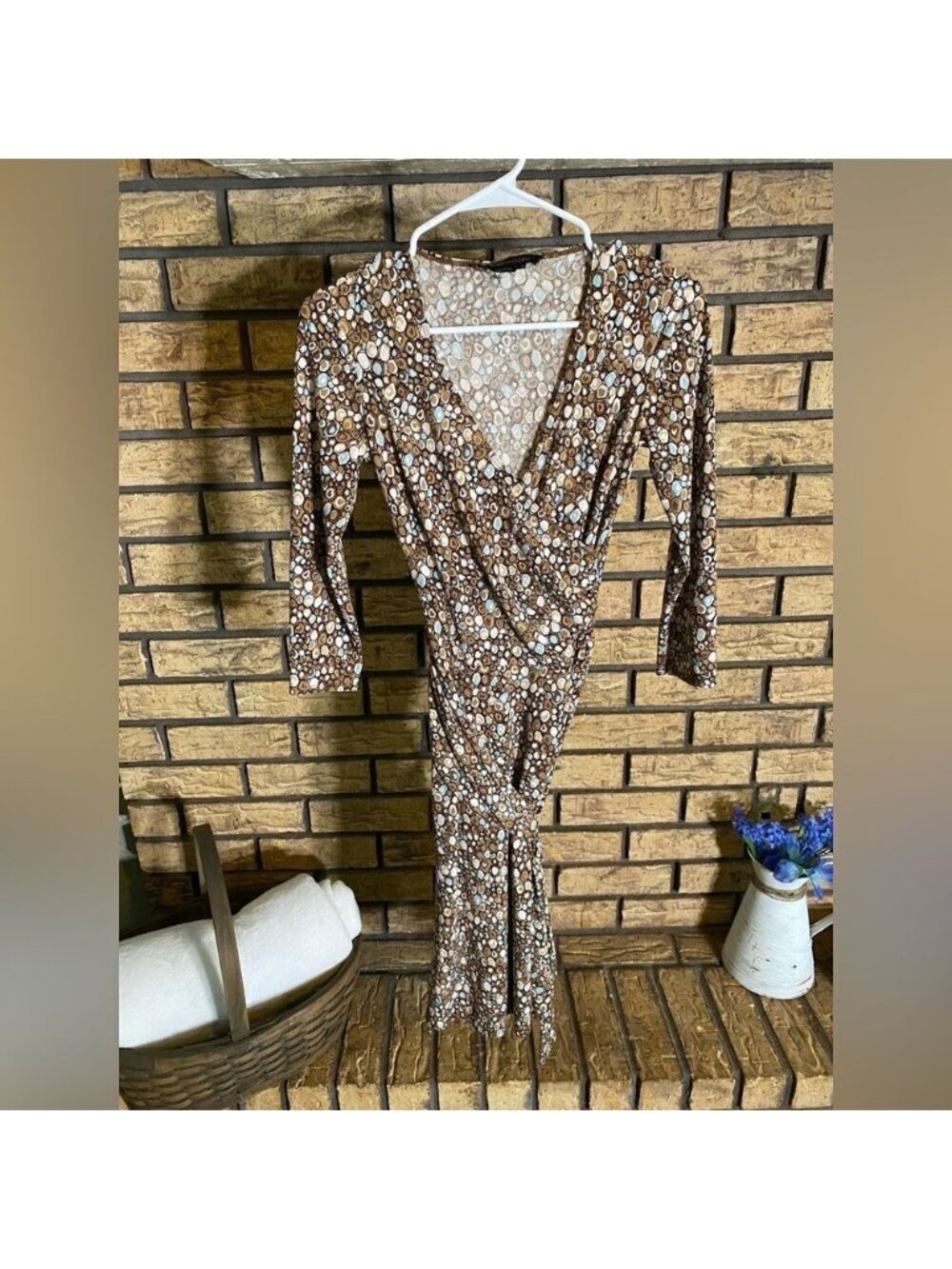 BCBG Maxazria bubbly brown dress‎
